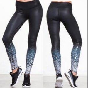 NWOT Alo Yoga metallic airbrush leggings